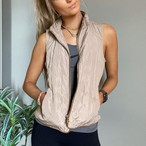 BOUTIQUE VEST!!